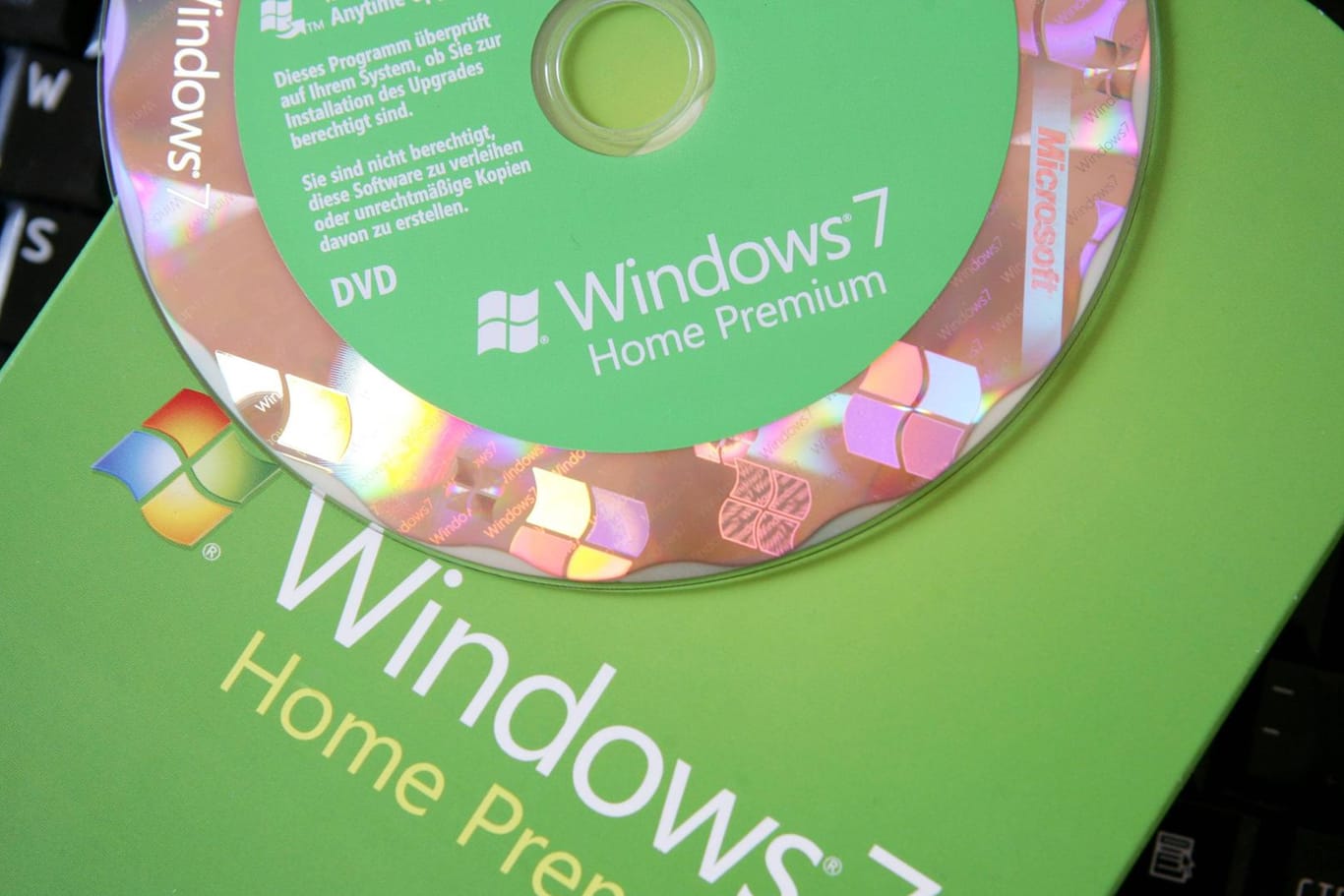Eine DVD mit Windows 7: Am 14. Januar endet der Support für das System.