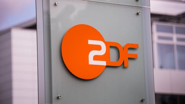 Das ZDF hat sich die Fußball-Übertragungsrechte der Champions-League-Endspiele 2022 bis 2024 gesichert. Das ZDF hat sich die Fußball-Übertragungsrechte der Champions-League-Endspiele 2022 bis 2024 gesichert.