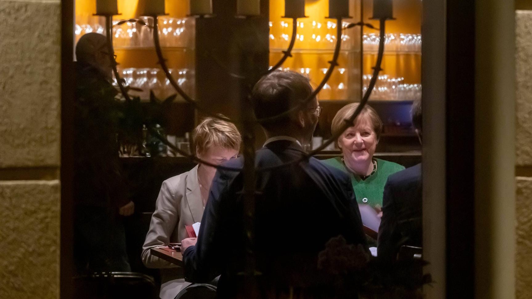 Restaurant "Schalom" in Chemnitz: Das Lokal wurde im August 2018 attackiert, 2019 war dann die Bundeskanzlerin zu Besuch. Restaurant "Schalom" in Chemnitz: Das Lokal wurde im August 2018 attackiert, 2019 war dann die Bundeskanzlerin zu Besuch.