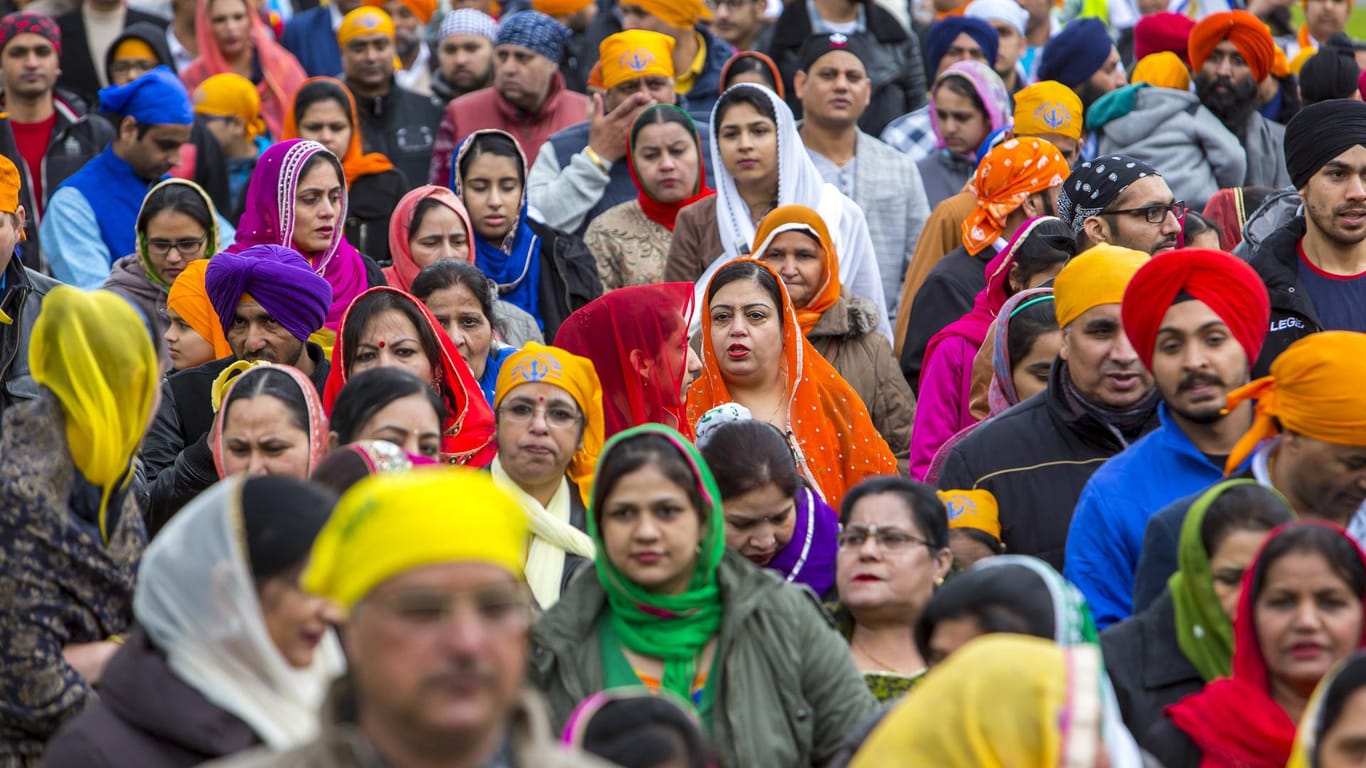 Umzug der Sikh Gemeinde in Essen (Symbolbild): Mitglieder der Glaubensgemeinschaft in Deutschland wurden bespitzelt.