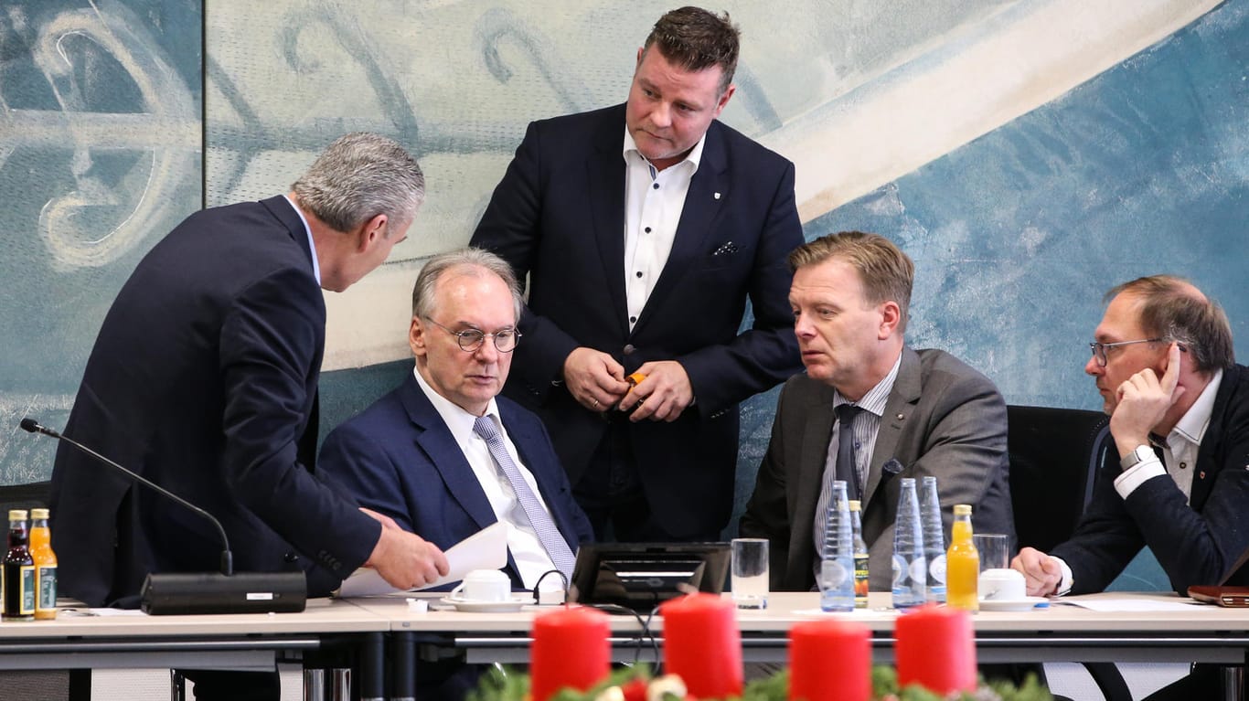 CDU Sachsen-Anhalt: Ministerpräsident Reiner Haseloff, der Parlamentarische Geschäftsführer Markus Kurze, der stellvertretende Fraktionsvorsitzende Ulrich Thomas CDU und Lars Jörn Zimmer von der CDU (von links)