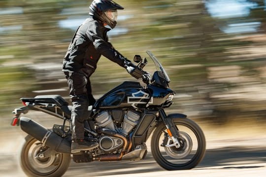 Eher unbekanntes Terrain für eine Harley: Mit dem Modell Pan America bietet der US-Motorradbauer nun eine große Reise-Enduro an.