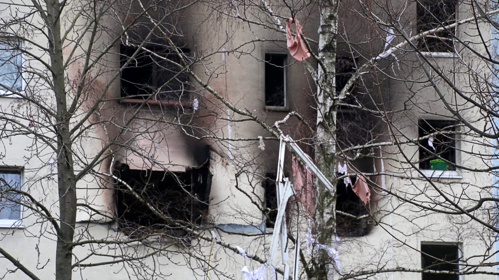 Die Folgen des Unglücks: In einem Mehrfamilienhaus in Blankenburg hat es eine Explosion gegeben.