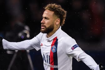 Paris-Profi Neymar: Er fordert Geld von seinem ehemaligen Verein.