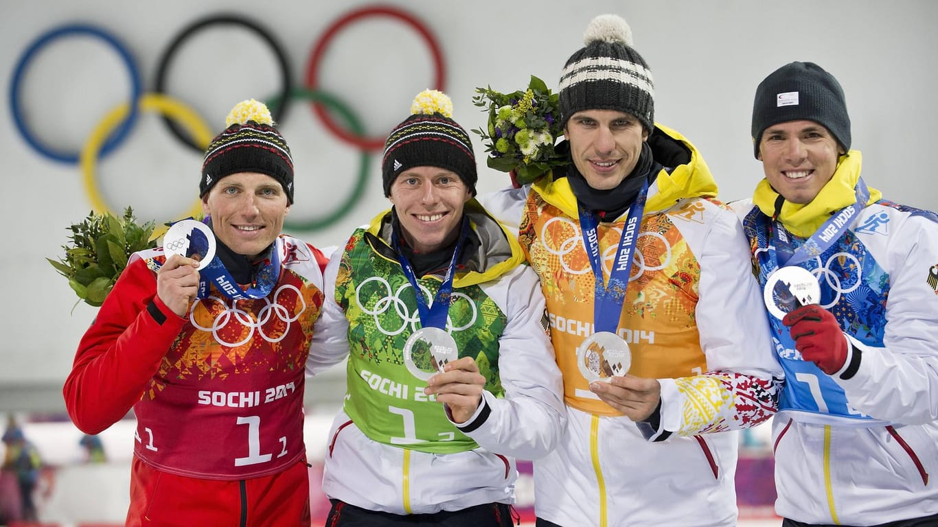 Deutsche Biathlon-Staffel um Lesser, Böhm, Peiffer und Schempp bei Olympia in Sotschi 2014: Aus Silber könnte nachträglich Gold werden.