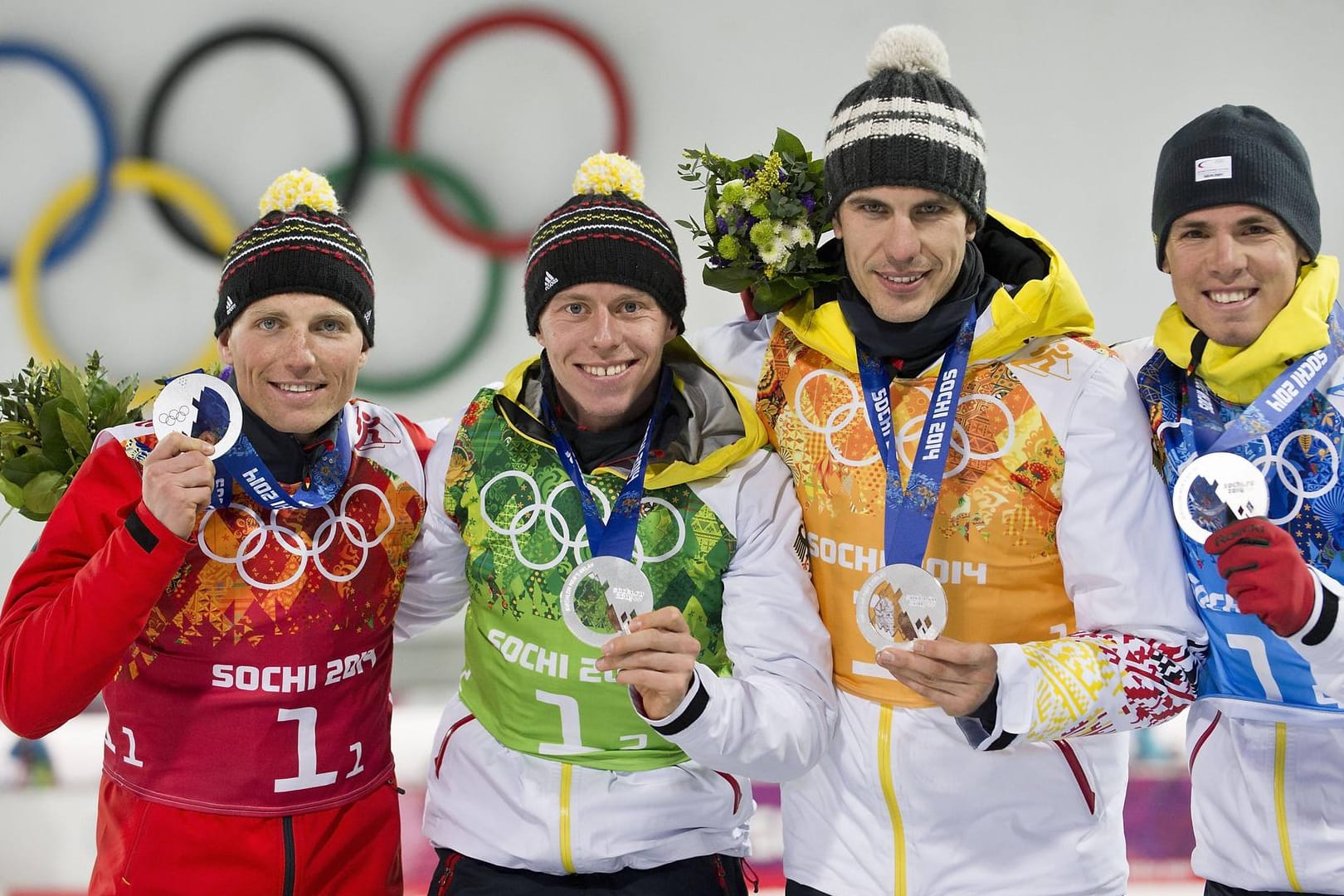 Deutsche Biathlon-Staffel um Lesser, Böhm, Peiffer und Schempp bei Olympia in Sotschi 2014: Aus Silber könnte nachträglich Gold werden.