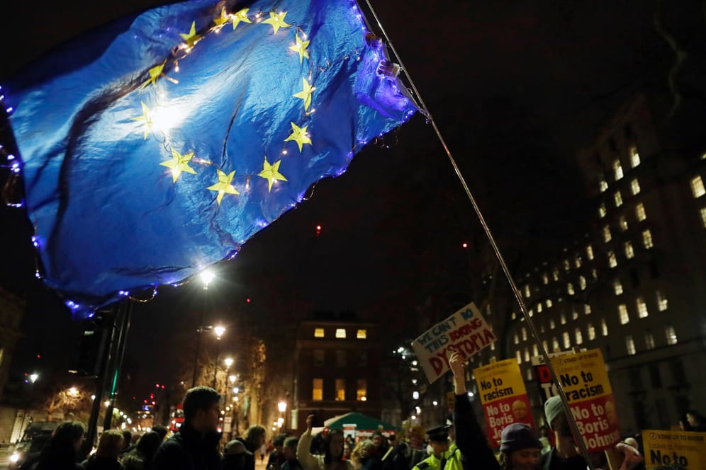 Proeuropäische Demonstranten in London nach der Wahl: Noch vor Weihnachten dürfte das Parlament das Austrittsabkommen mit der EU verabschieden. (Symbolfoto)