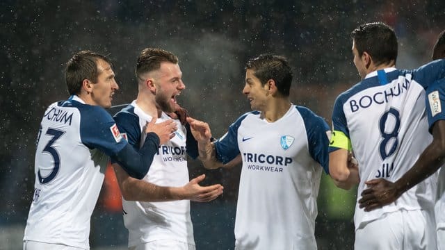 Mit dem Sieg gegen Hannover holte der VfL Bochum drei wichtige Punkte im Kampf gegen den Abstieg. Mit dem Sieg gegen Hannover holte der VfL Bochum drei wichtige Punkte im Kampf gegen den Abstieg.