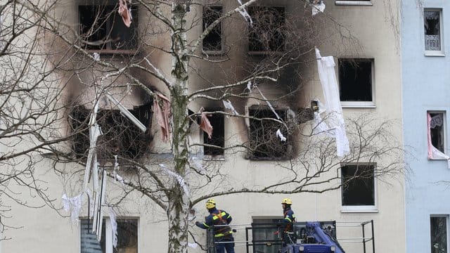 Bei der schweren Explosion in Blankenburg im Harz ist ein Mensch ums Leben gekommen.