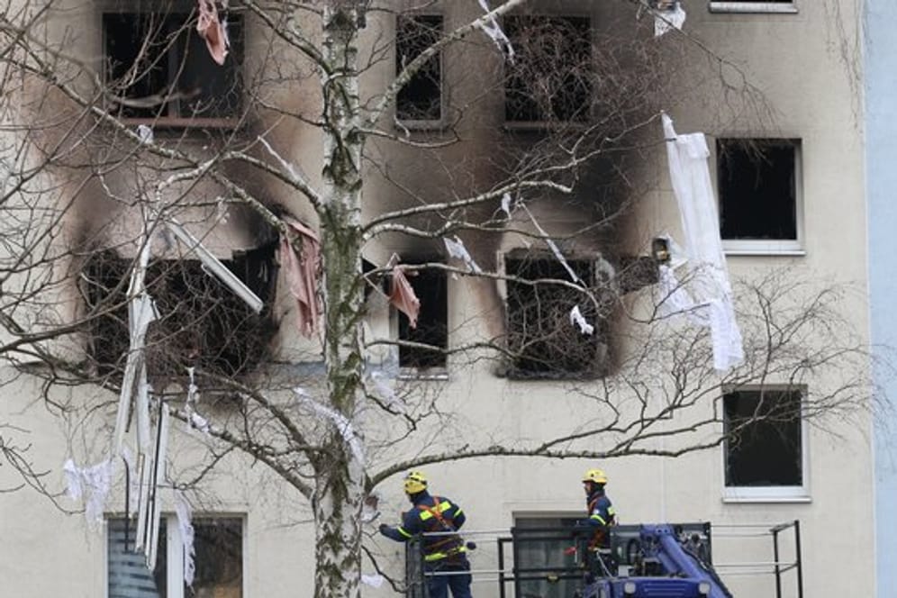 Bei der schweren Explosion in Blankenburg im Harz ist ein Mensch ums Leben gekommen.