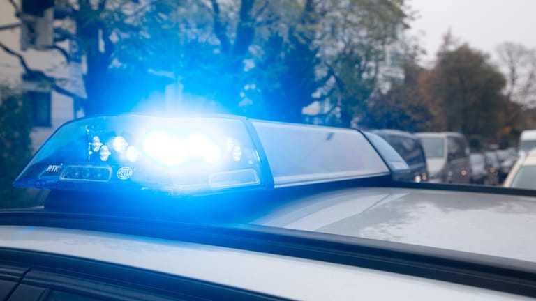 Polizei im Einsatz (Symbolbild): Nach dem Streit in Ludwigsburg konnte der 55-Jährige Vater flüchten, wurde aber später von der Polizei festgenommen werden.