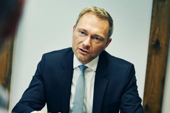 Christian Lindner in der t-online.de-Redaktion: "Union und SPD laufen oft den Grünen nach."