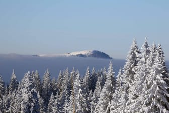 Der Feldberg in Baden-Württemberg: Am Samstag war zudem ein starkes Sturmtief über den Schwarzwald gezogen.