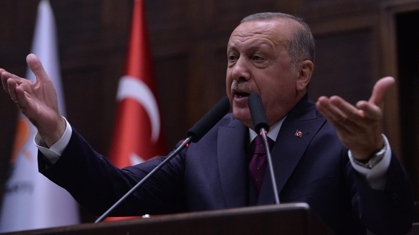 Der türkische Präsident Erdogan:Frühere Weggefährten kritisieren den AKP-Chef – und gründen eigene Parteien.