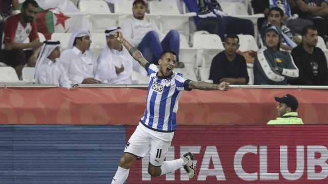 CF Monterreys Leonel Vangioni feiert sein Tor.