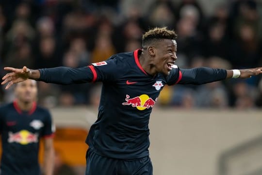 Leipzigs Nordi Mukiele jubelt über seinen Treffer zum 3:0.
