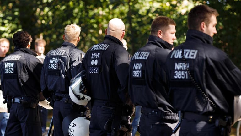 Ermittelt nach dem Übergriff der Borussia-Fans: Die Gladbacher Polizei.