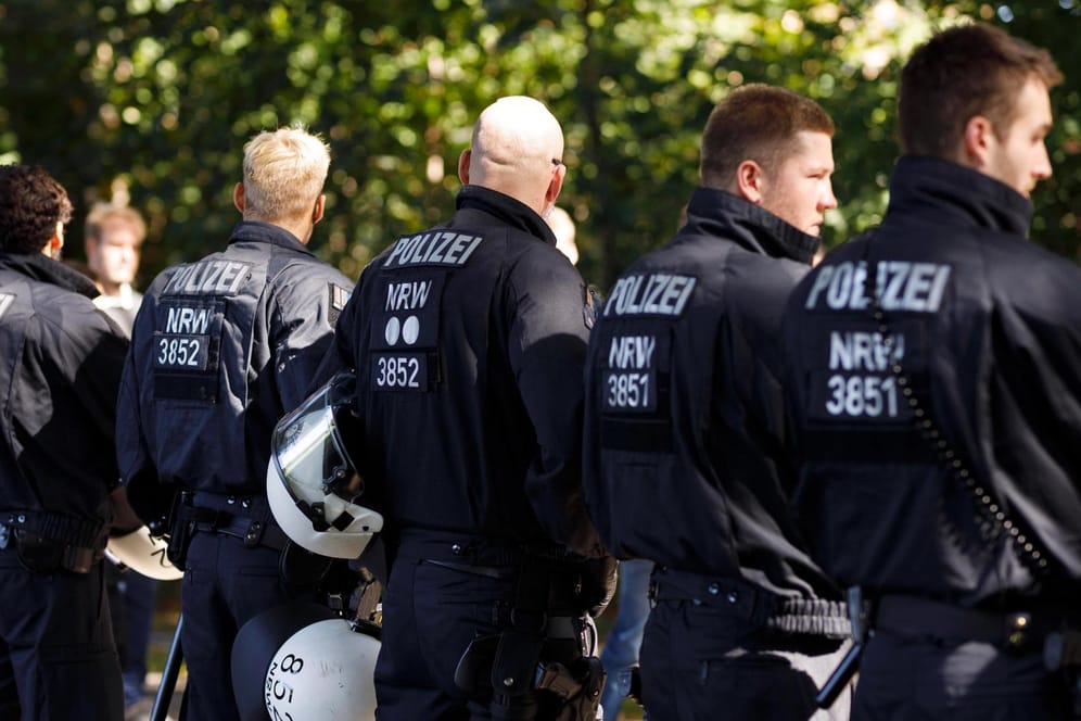 Ermittelt nach dem Übergriff der Borussia-Fans: Die Gladbacher Polizei.