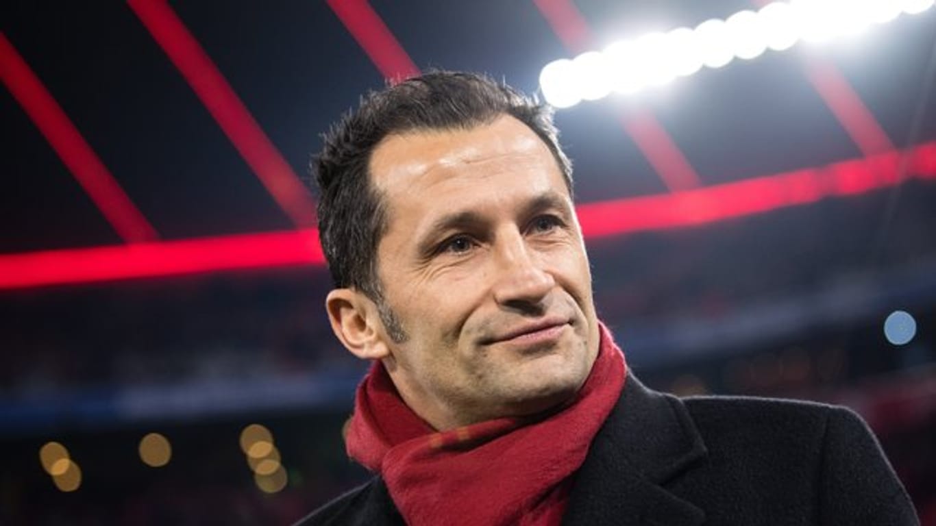 Hasan Salihamidzic wollte sich nicht groß zur Zukunft von Bayern-Trainer Hansi Flick äußern.