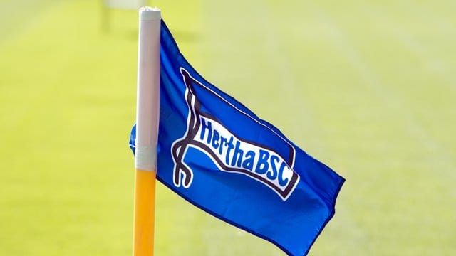 Nachwuchsspieler von Hertha BSC erheben schwere Rassismus-Vorwürfe. Nachwuchsspieler von Hertha BSC erheben schwere Rassismus-Vorwürfe.