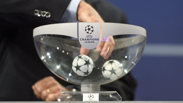 Bei der Auslosung des Achtelfinales drohen den drei deutschen Königsklassen-Startern in Nyon echte Hammerlose. Bei der Auslosung des Achtelfinales drohen den drei deutschen Königsklassen-Startern in Nyon echte Hammerlose.