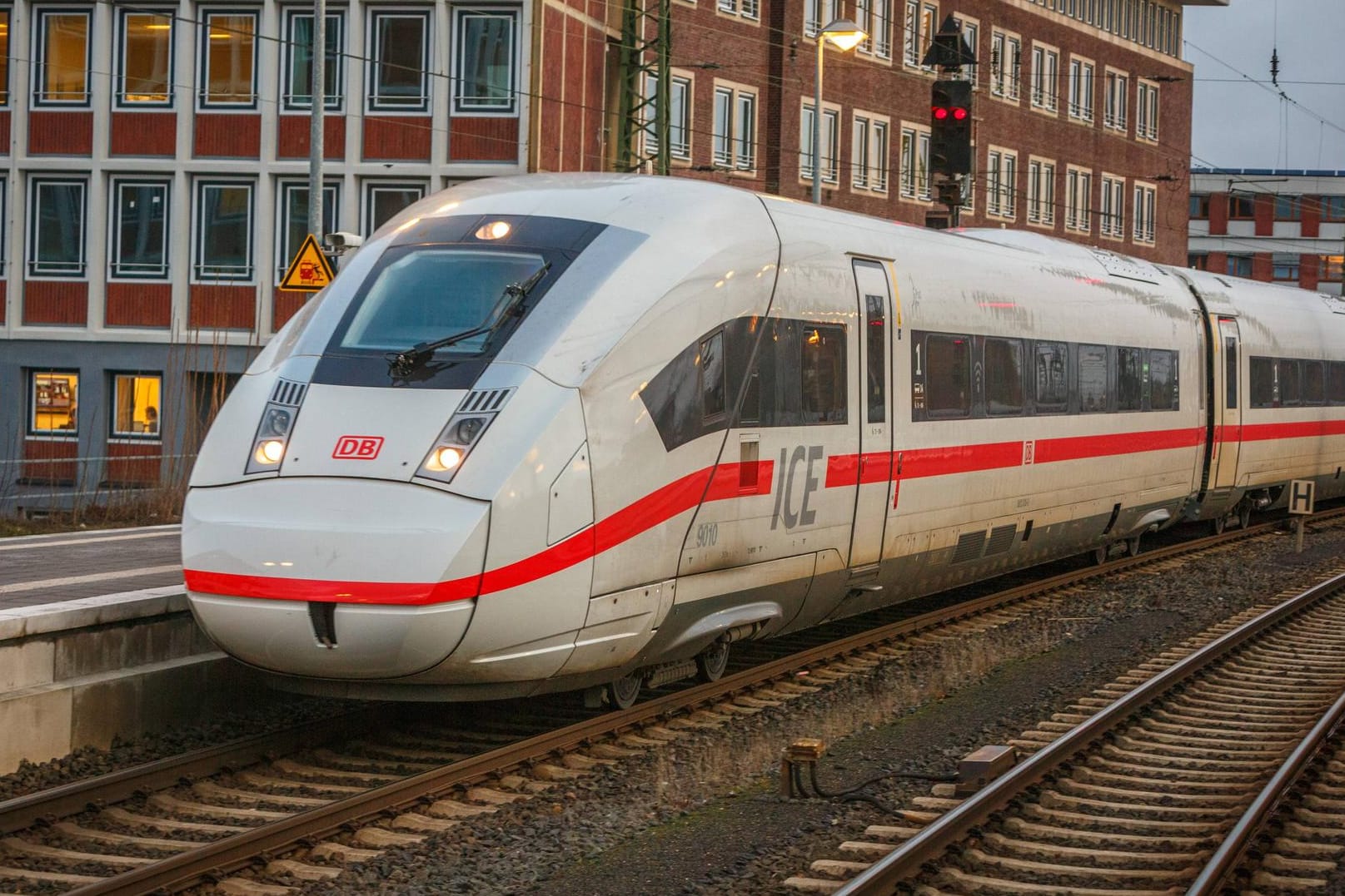 ICE4: Heute ist ein Fernzug der Deutschen Bahn im Schnitt 22 Jahre alt.