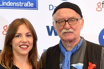 Die Produzenten Hana Geißendörfer (l) und Hans W.
