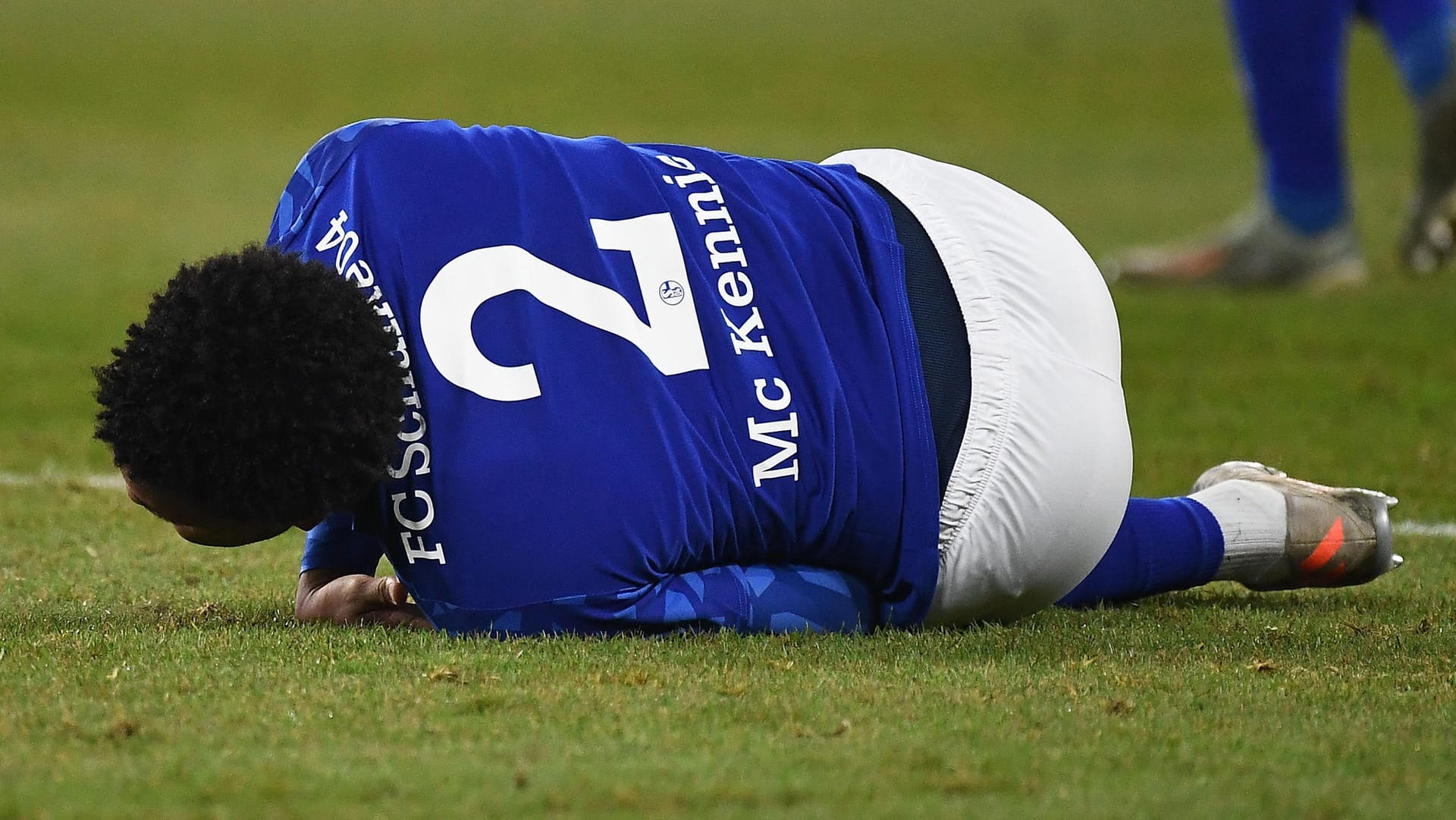 Musste früh ausgewechselt werden: Schalkes Weston McKennie. Musste früh ausgewechselt werden: Schalkes Weston McKennie.