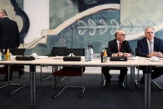 Innenminister Holger Stahlknecht, Fraktionsvorsitzender Siegfried Borgwardt und Ministerpräsident Reiner Haseloff: Nach der Debatte um den Posten für Polizeigewerkschafter Rainer Wendt steckt die Koalition in Sachsen-Anhalt erneut wegen einer Personaldebatte in der Krise.