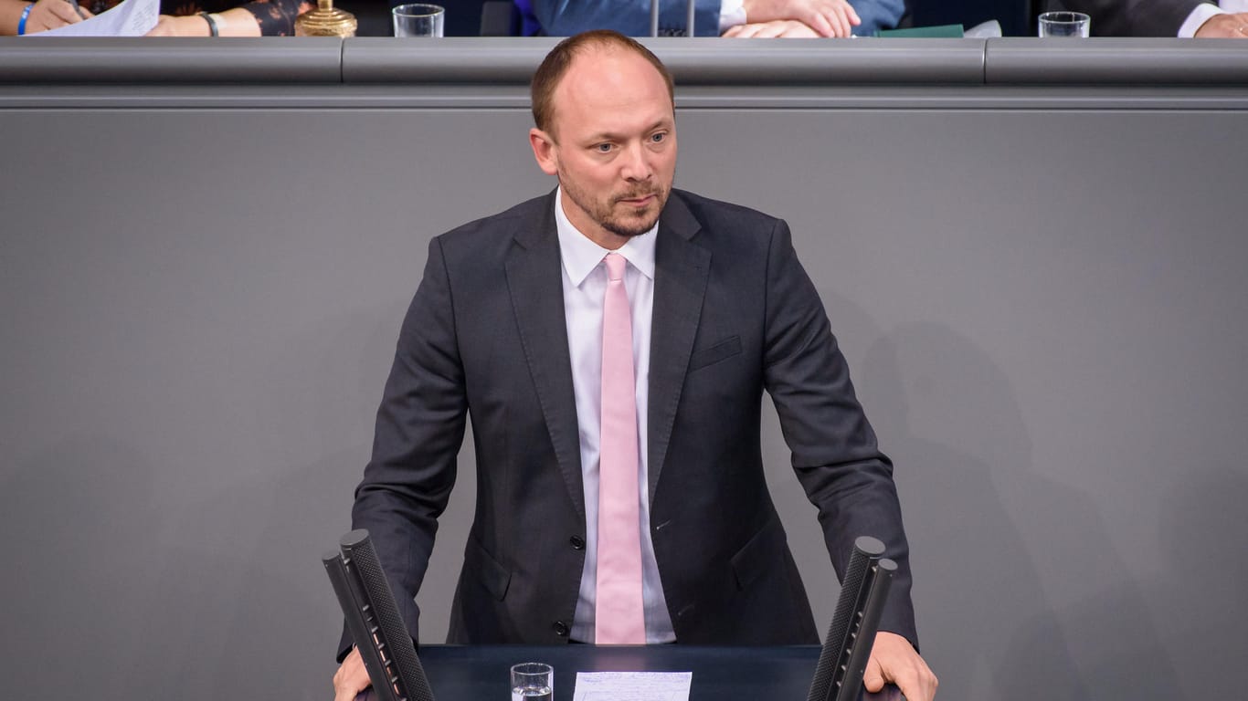 Sitzung des deutschen Bundestags Deutschland, Berlin - 18.10.2019: Im Bild ist Marco Wanderwitz (CDU) während Sitzung d