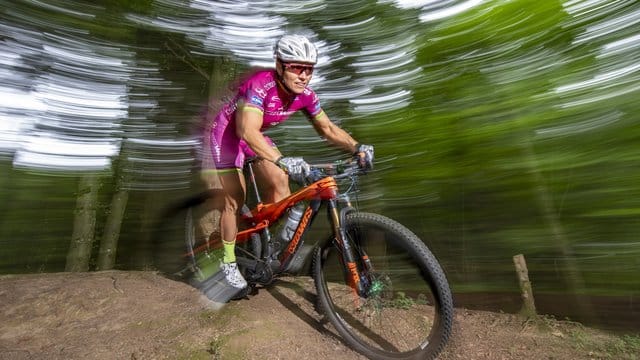 Die Mountainbikerin Sabine Spitz ist mit dem "Sparkassenpreis für Vorbilder im Sport" ausgezeichnet worden.