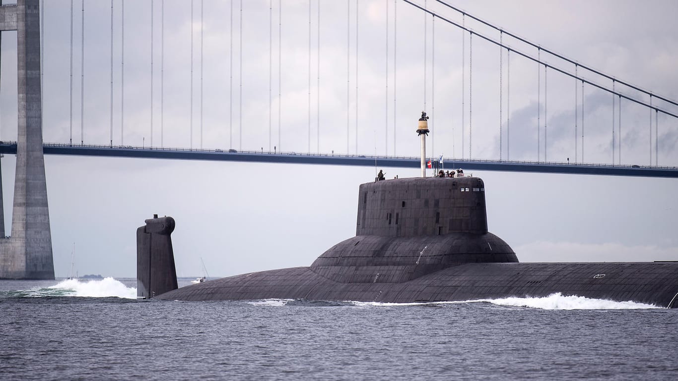 Die Dmitrij Donskoj bei der Durchfahrt dänischer Gewässer: Im Oktober wurden vor Norwegen zehn russische U-Boote gleichzeitig gesichtet. (Archivfoto)