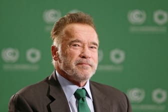 Arnold Schwarzenegger: Schenken ist besser als beschenkt werden.