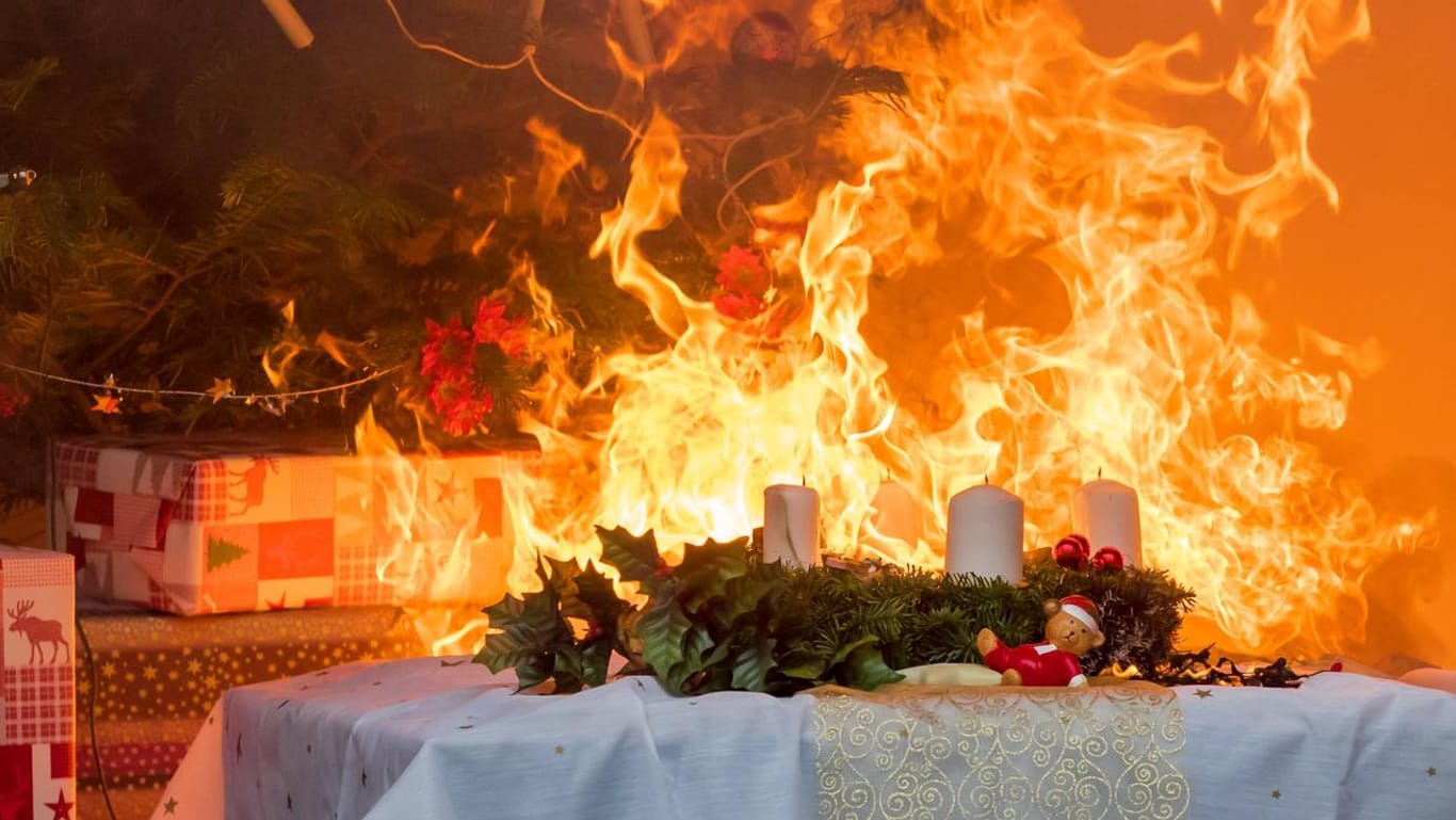 Brennender Adventskranz: In Berlin ist ein Mann an den Folgen eines Brandes verstorben. (Symbolbild)