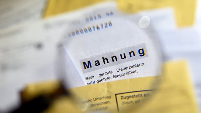 Brief mit der Aufschrift "Mahnung"