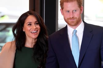 Prinz Harry und Meghan: Das royale Paar feiert Weihnachten in den USA – die Partys der Queen entfallen dafür dieses Jahr.
