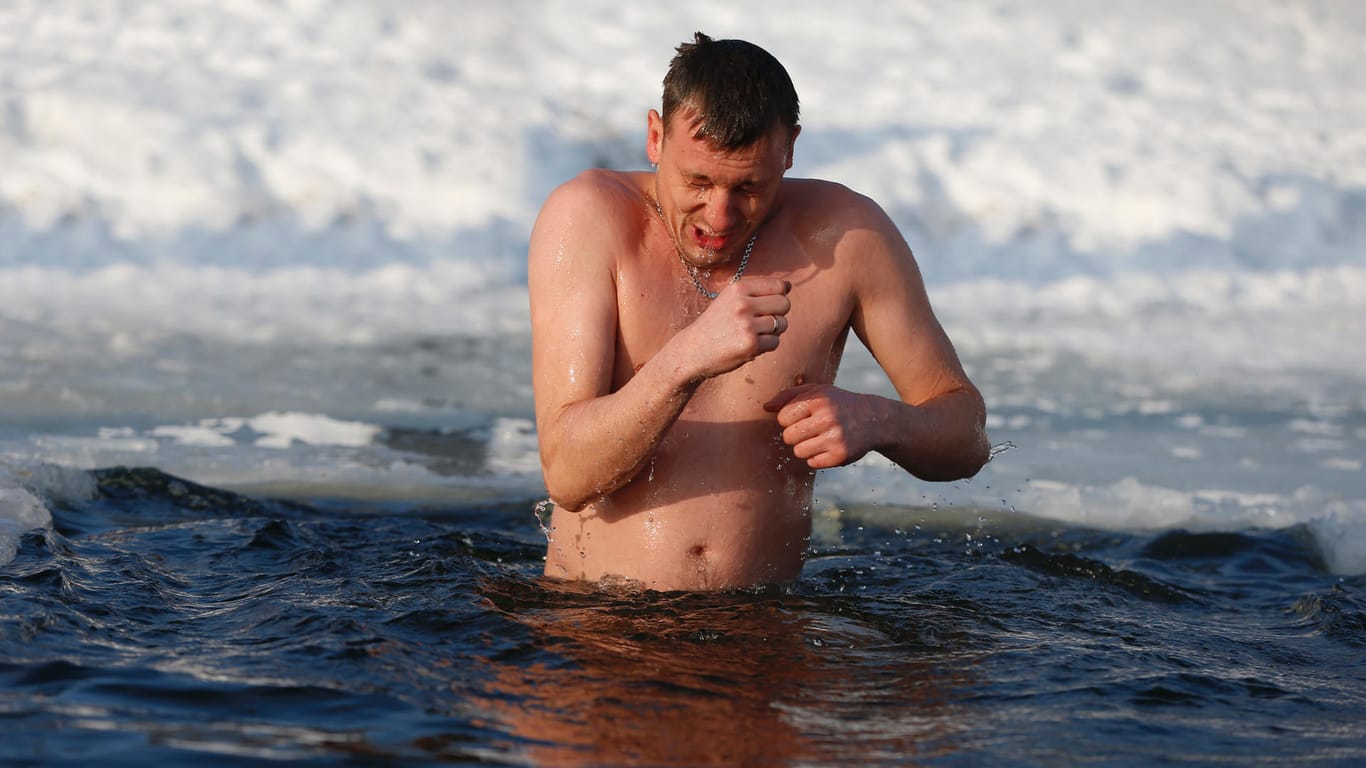 Nichts für Weicheier. Beim Eisbaden sollte man nicht zu zimperlich und kerngesund sein.