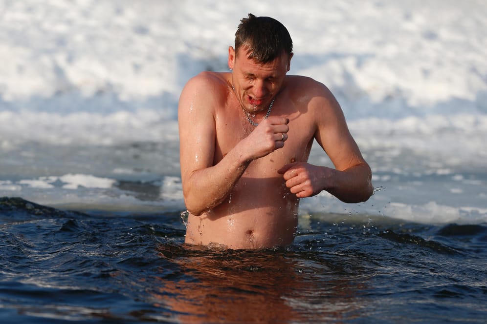 Nichts für Weicheier. Beim Eisbaden sollte man nicht zu zimperlich und kerngesund sein.