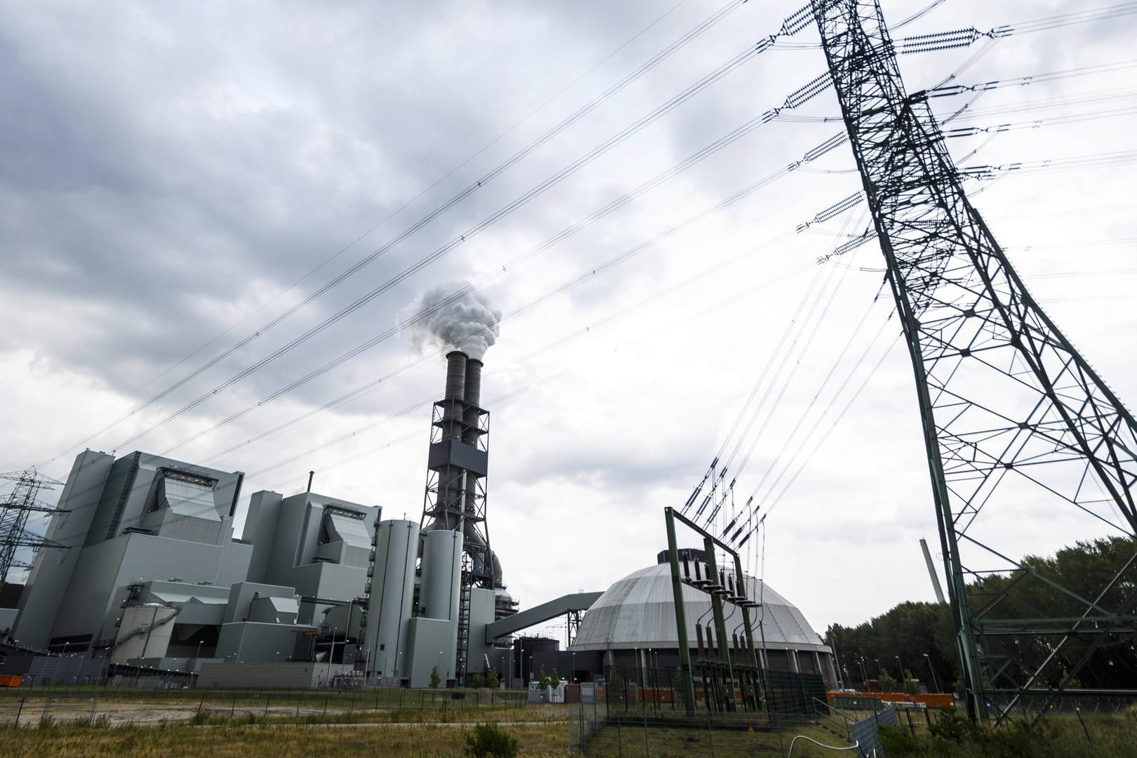 Das Steinkohlekraftwerk Moorburg: Im Ausstiegsgesetz soll ein Plan verankert werden, unter welchen Bedingungen, bis wann und wo welche Steinkohlekraftwerke stillgelegt werden.