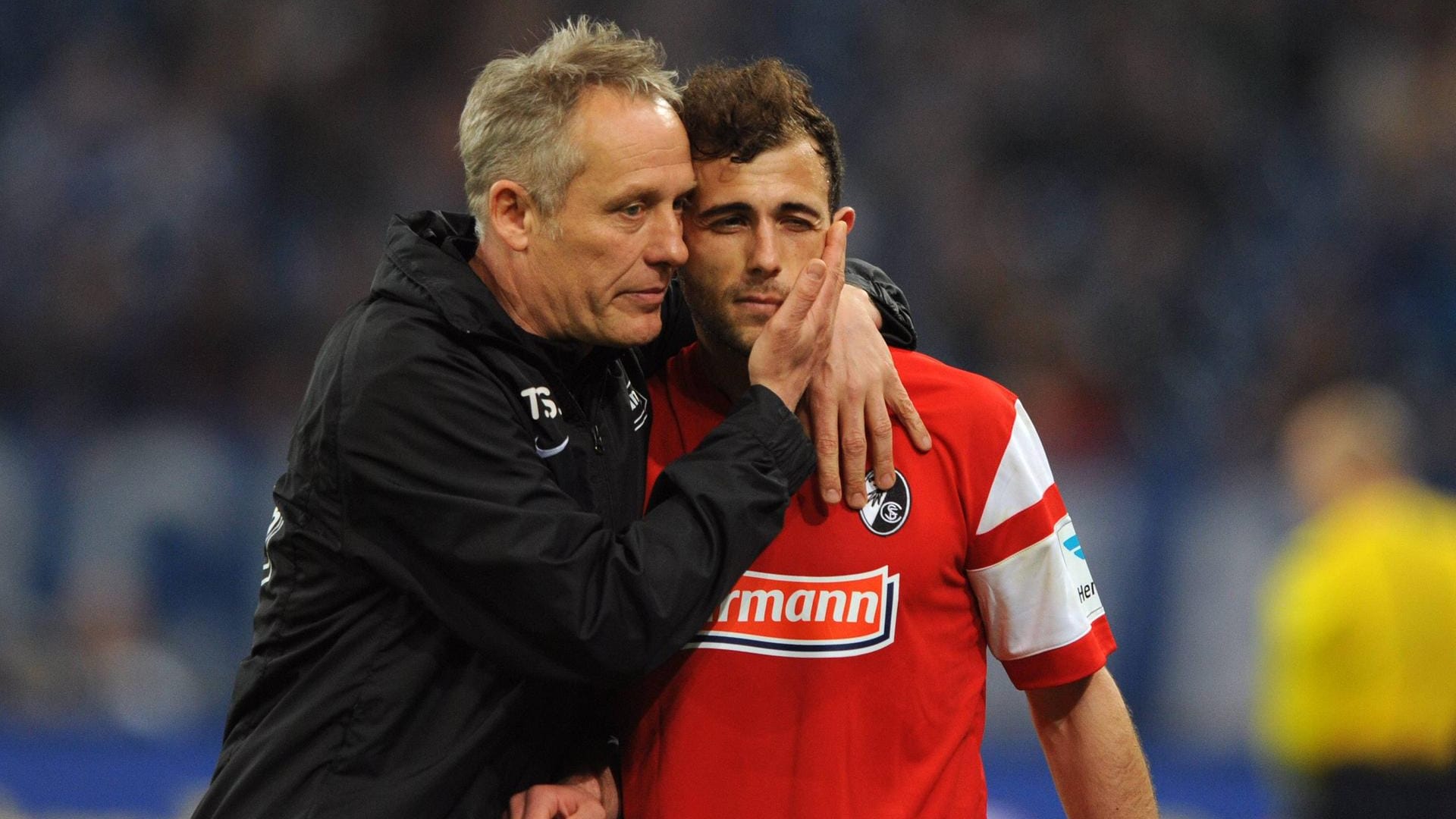 Stehen auch nach ihrer gemeinsamen Zeit in beim SC Freiburg noch in Kontakt: Freiburg-Trainer Christian Streich (l.) und Admir Mehmedi (r.) im Jahr 2015.