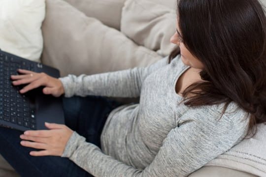 Vom Sofa aus bequem vergleichen und beim besten Angebot zuschlagen: Das versprechen viele Portale. Vom Sofa aus bequem vergleichen und beim besten Angebot zuschlagen: Das versprechen viele Portale.