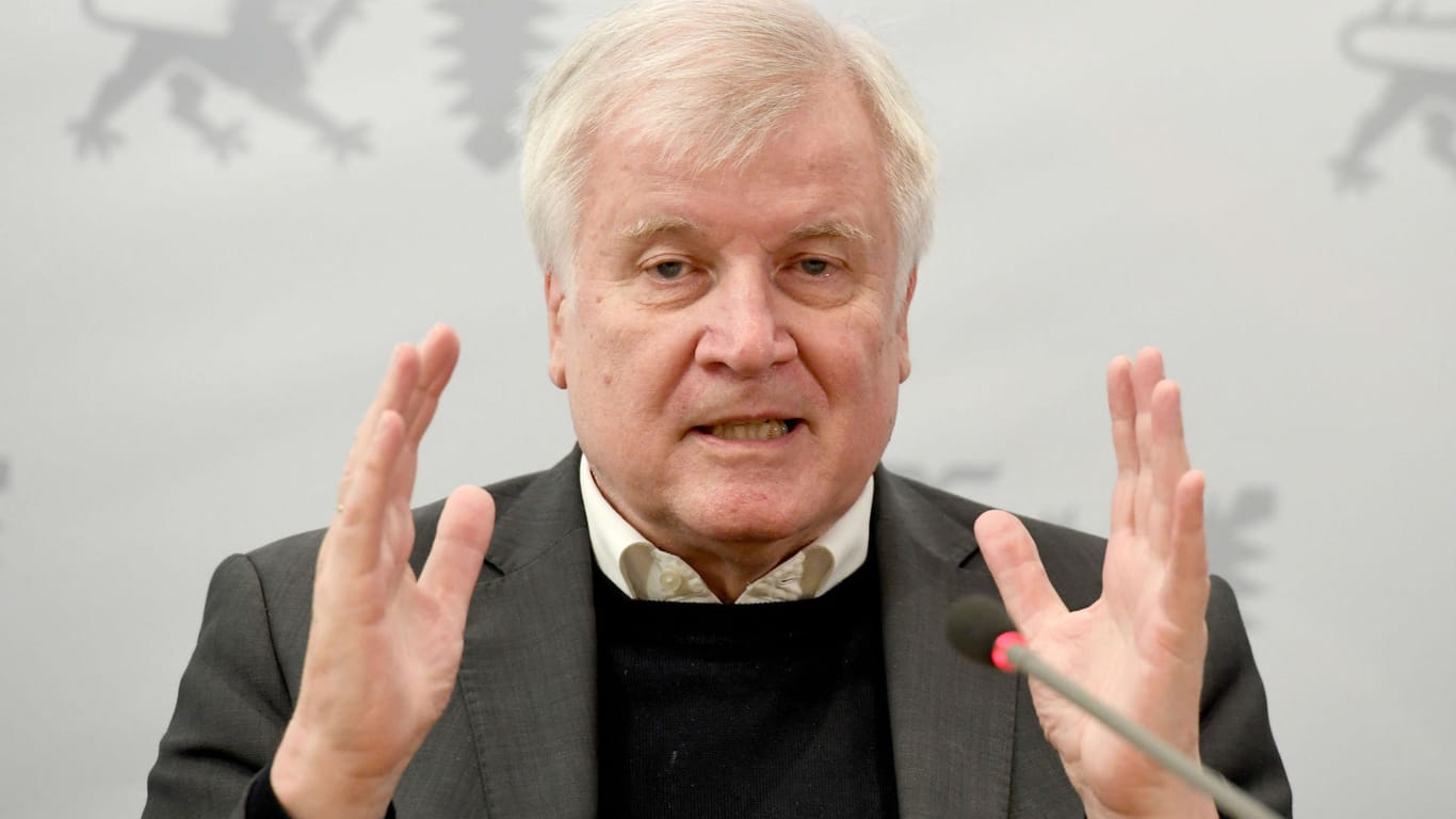 Horst Seehofer: Der Innenminister informiert heute über seine Pläne beim Kampf gegen Rechtsextremismus.