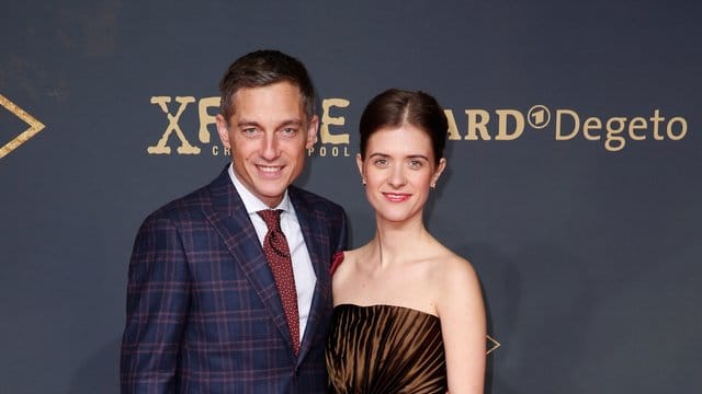 Die Hauptdarsteller: Volker Bruch und Liv Lisa Fries bei der Premiere der neuen Staffel von "Babylon Berlin" im Zoo-Palast.