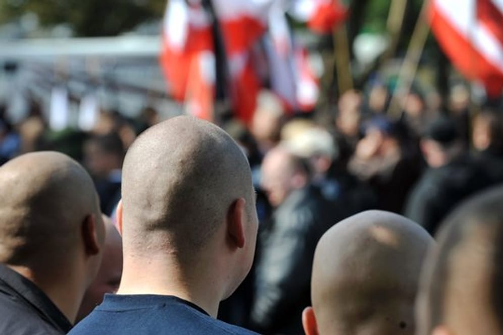 Rechtsextremisten bei einer Kundgebung in Dortmund.