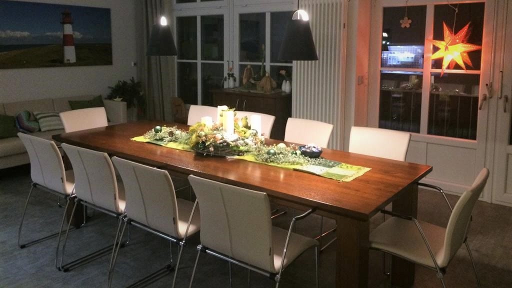 Die Wohnküche auf der Palliativstation im Klinikum Oldenburg: Gerade zur Weihnachtszeit kommen hier Patienten und Angehörige gern in geselliger Runde zusammen.