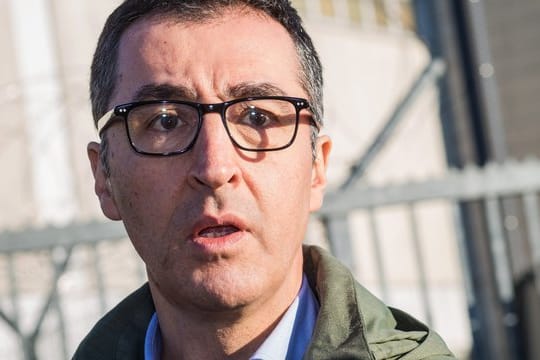 Der frühere Grünen-Parteichef Cem Özdemir ist erneut Ziel eines Angriffs geworden.