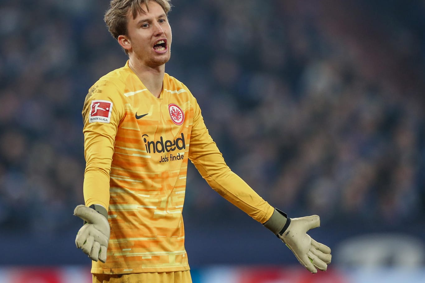 Eintrachts Torwart Frederik Rönnow beim Spiel gegen Schalke: Die SGE muss einige Wochen auf den Ersatz-Keeper verzichten.
