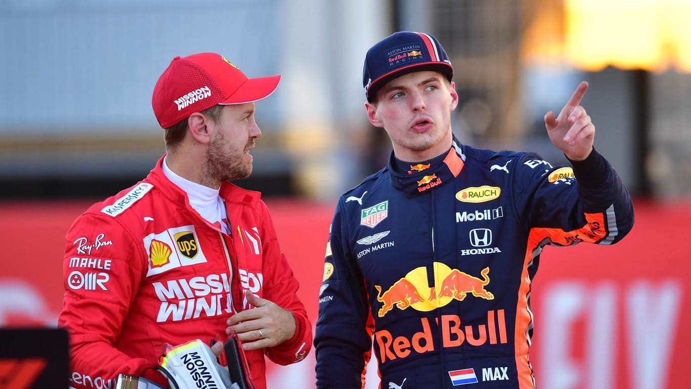 Hält Ferrari nicht für die passende Wahl für seine Zukunft: Red-Bull-Fahrer Verstappen (r.) und Ferrari-Star Sebastian Vettel (l.).