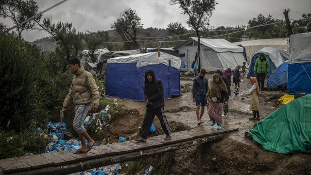In und um das Lager von Moria auf der Insel Lesbos leben mehr als 18. In und um das Lager von Moria auf der Insel Lesbos leben mehr als 18.