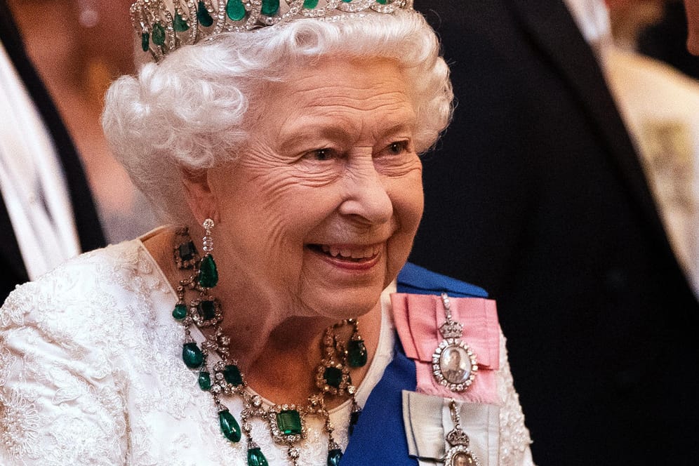 Königin Elizabeth: Die Queen mag es festlich und farbenfroh.